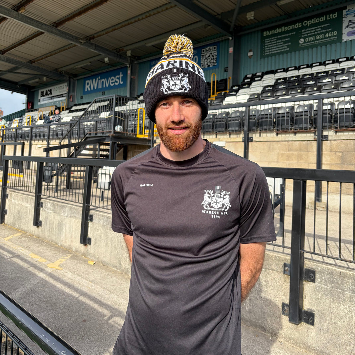 Bobble Hat - Black/White/Gold